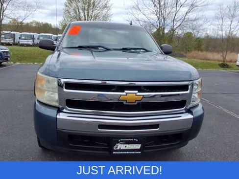 Used 2009 Chevrolet Silverado 1500 W/T AWD/4WD image 3