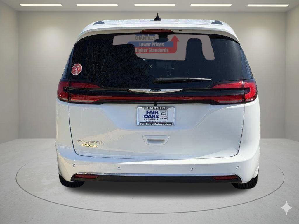 New 2026 Chrysler Pacifica Select FWD image 7