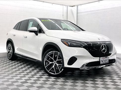 Used 2026 Mercedes-Benz EQE 320 4MATIC SUV image 31