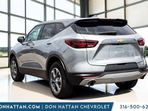 Used 2025 Chevrolet Blazer LT AWD/4WD image 19
