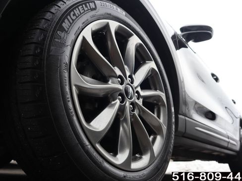 Used 2022 Lincoln Corsair AWD w/ Premium Package image 7