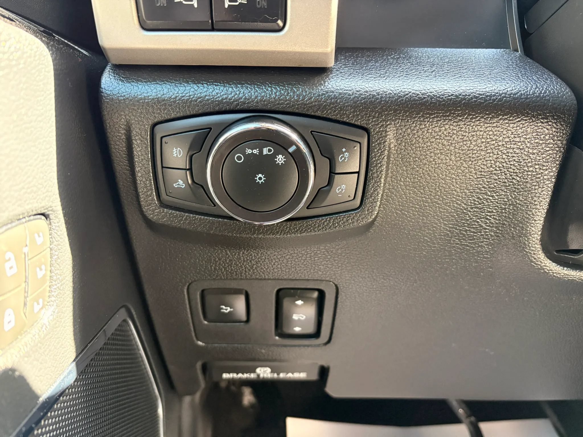 Used 2020 Ford F250 Lariat AWD/4WD image 32