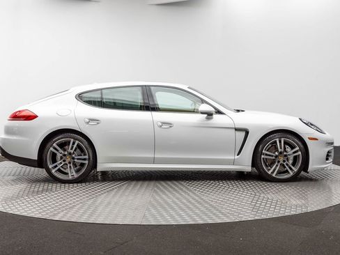 Used 2015 Porsche Panamera S w/ Premium Package Plus image 9