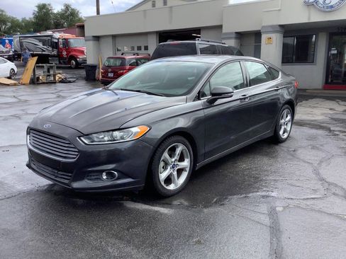 Used 2016 Ford Fusion SE FWD image 17
