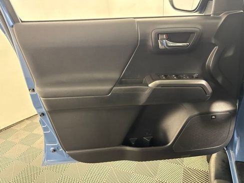 Used 2019 Toyota Tacoma TRD Sport image 23