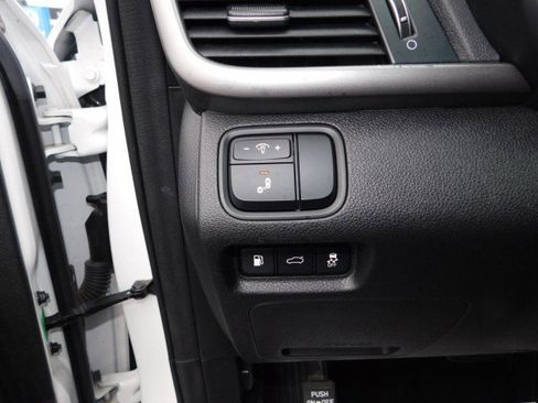 Used 2018 Kia Optima LX w/ 17" Alloy Wheels Package image 20