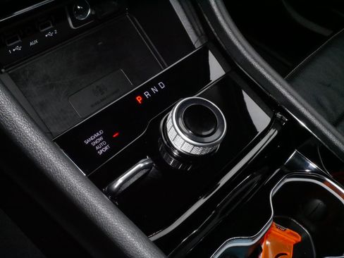 Used 2023 Jeep Grand Cherokee Limited w/ Luxury Tech Group II image 24