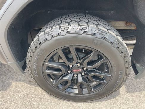 Used 2022 GMC Sierra 1500 Elevation w/ LPO, Elevation Black Package AWD/4WD image 27