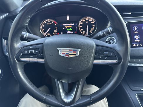 Used 2020 Cadillac XT4 Premium Luxury image 31