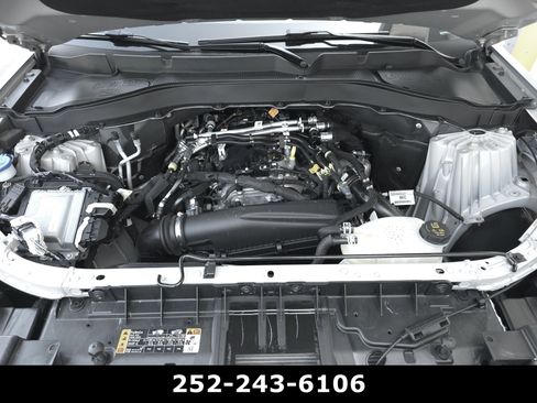 Used 2025 Ford Explorer Active w/ Active Comfort Package RWD image 50