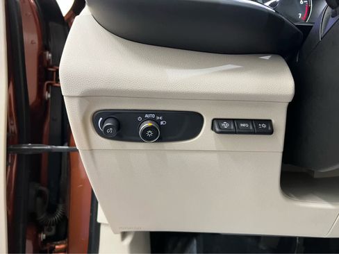 Used 2022 Buick Envision Essence w/ Technology Package I image 22