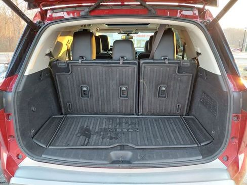 Used 2022 Nissan Pathfinder Platinum w/ Lighting Package (N92) image 34