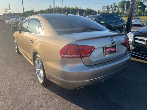 Used 2015 Volkswagen Passat TDI SEL Premium FWD image 5