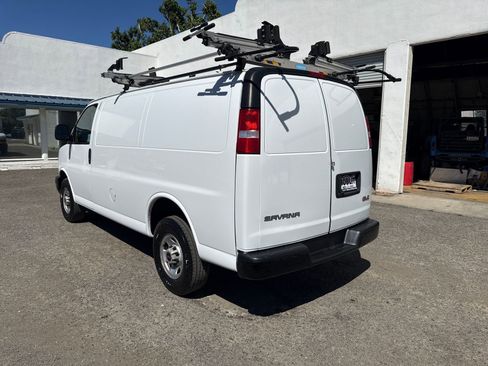 Used 2022 GMC Savana 2500 w/ Driver Convenience Package RWD image 3