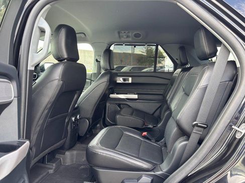 Used 2024 Ford Explorer Limited w/ Equipment Group 301A AWD/4WD image 14