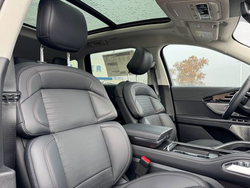 New 2026 Lincoln Nautilus Reserve image 15