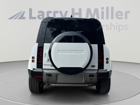 Used 2023 Land Rover Defender 110 X-Dynamic SE AWD/4WD image 4