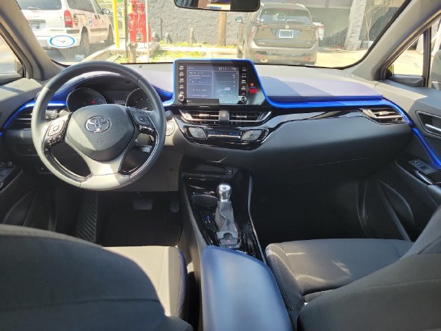 Used 2021 Toyota C-HR XLE FWD image 13