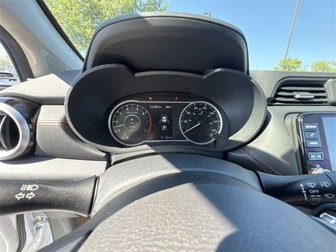 New 2025 Nissan Versa SR w/ Trunk Package image 15