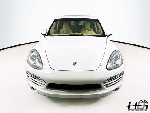 Used 2014 Porsche Cayenne image 3