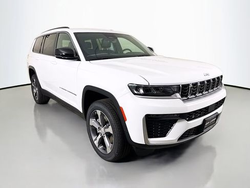 New 2026 Jeep Grand Cherokee L Limited AWD/4WD image 1