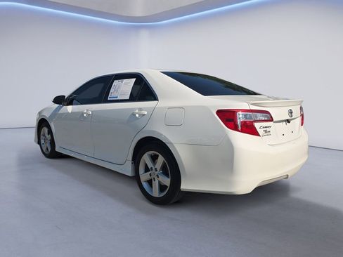 Used 2013 Toyota Camry SE FWD image 3