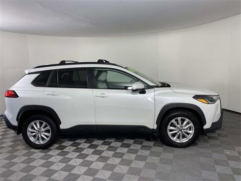 Used 2023 Toyota Corolla Cross LE w/ Moonroof Package image 10