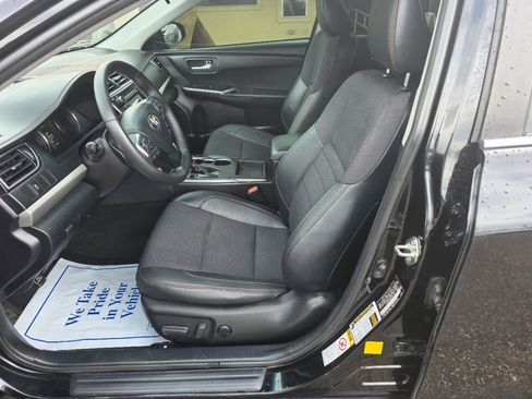 Used 2016 Toyota Camry SE image 12