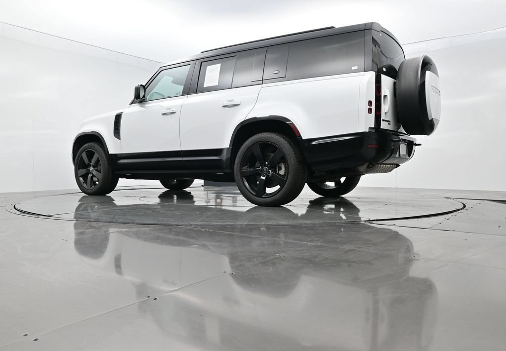 Used 2023 Land Rover Defender 130 X-Dynamic SE AWD/4WD image 57