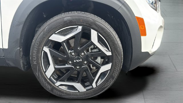Used 2024 Kia Seltos SX w/ SX Sunroof Package AWD/4WD image 26