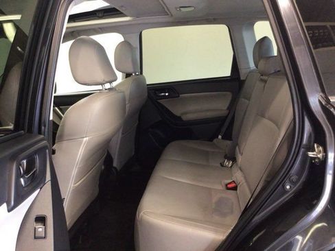 Used 2017 Subaru Forester 2.5i Limited AWD/4WD image 8