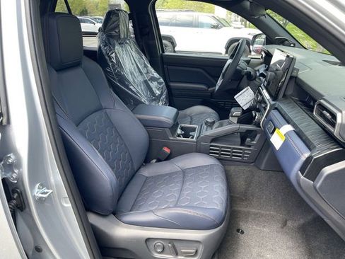 New 2026 Toyota 4Runner Platinum AWD/4WD image 21