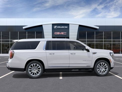 New 2025 GMC Yukon XL Denali w/ Denali Reserve Package AWD/4WD image 5