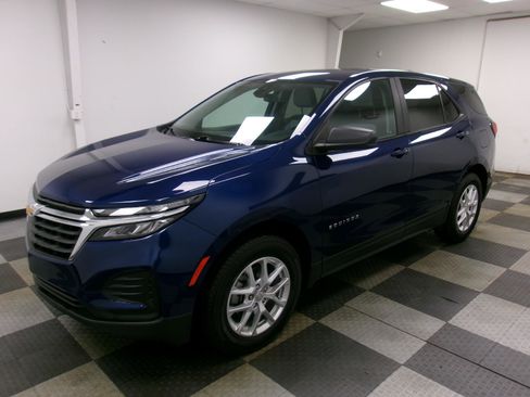 Certified 2023 Chevrolet Equinox LS AWD/4WD image 1