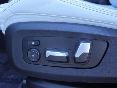 Used 2024 BMW X5 xDrive40i w/ Premium Package image 26