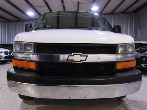 Used 2015 Chevrolet Express 3500 LT w/ LT Preferred Equipment Group image 7