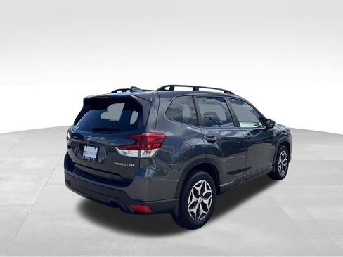 Used 2022 Subaru Forester Premium AWD/4WD image 35