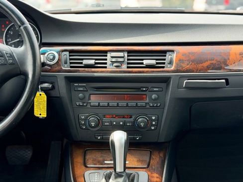 Used 2006 BMW 330xi Sedan image 19