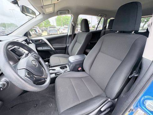 Used 2016 Toyota RAV4 LE FWD image 6