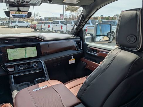New 2026 GMC Sierra 3500 Denali Ultimate AWD/4WD image 11