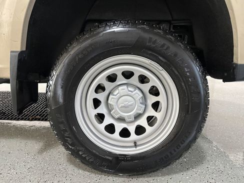 Used 2024 Chevrolet Colorado W/T image 28