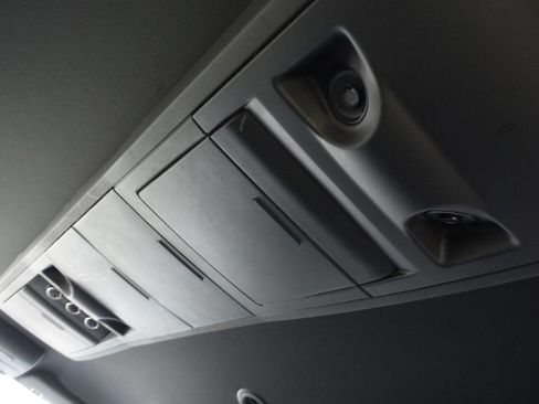 Used 2015 Dodge Grand Caravan SXT image 40