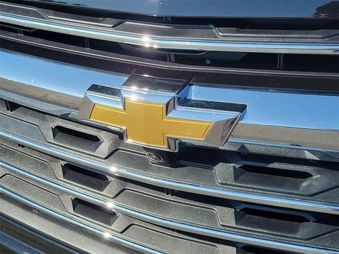 Used 2025 Chevrolet Traverse LT w/ Enhanced Driving Package image 30