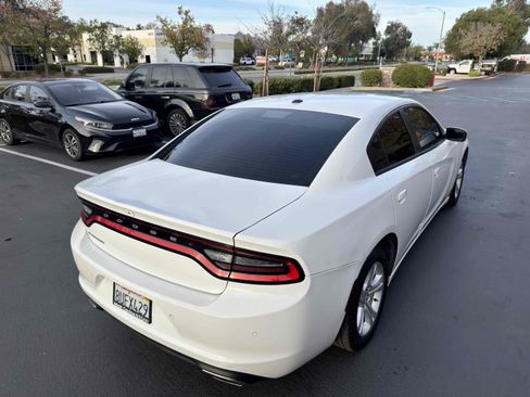 Used 2019 Dodge Charger SXT image 12