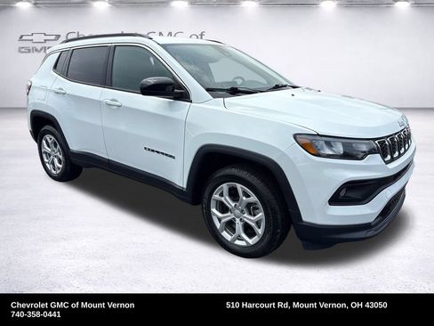 Used 2024 Jeep Compass Latitude AWD/4WD image 8
