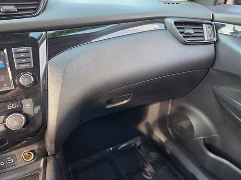 Used 2020 Nissan Rogue Sport SV image 26