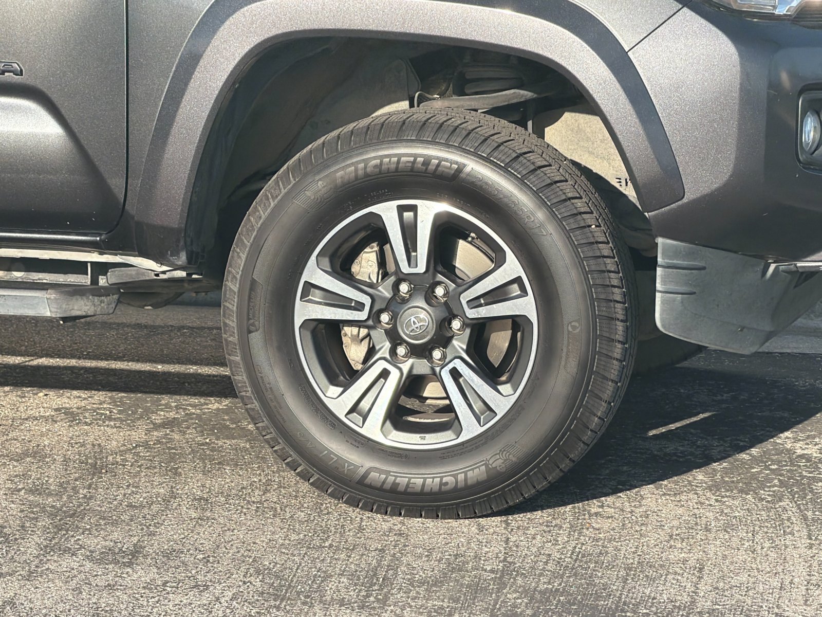 Used 2019 Toyota Tacoma TRD Sport w/ Technology Package RWD image 25