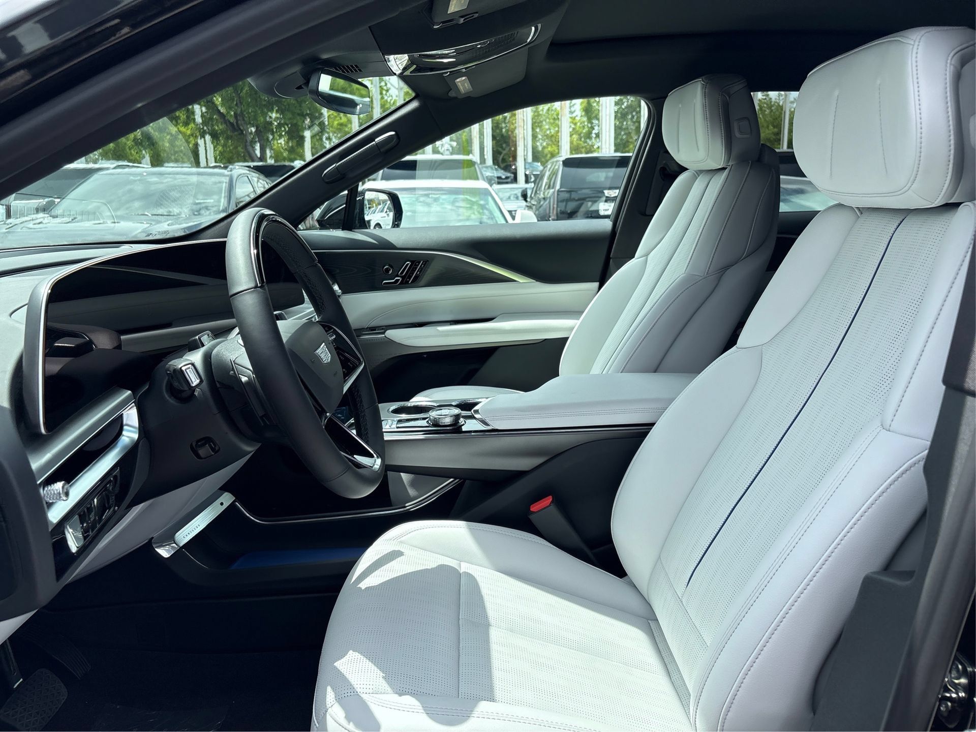 New 2026 Cadillac Lyriq Luxury RWD image 9