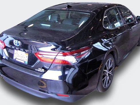Used 2023 Toyota Camry XLE w/ Cold Weather Package FWD image 3
