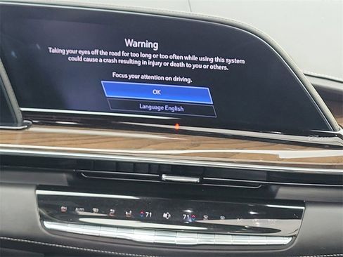 Used 2024 Cadillac Escalade Sport Platinum w/ LPO, ONYX Package image 21